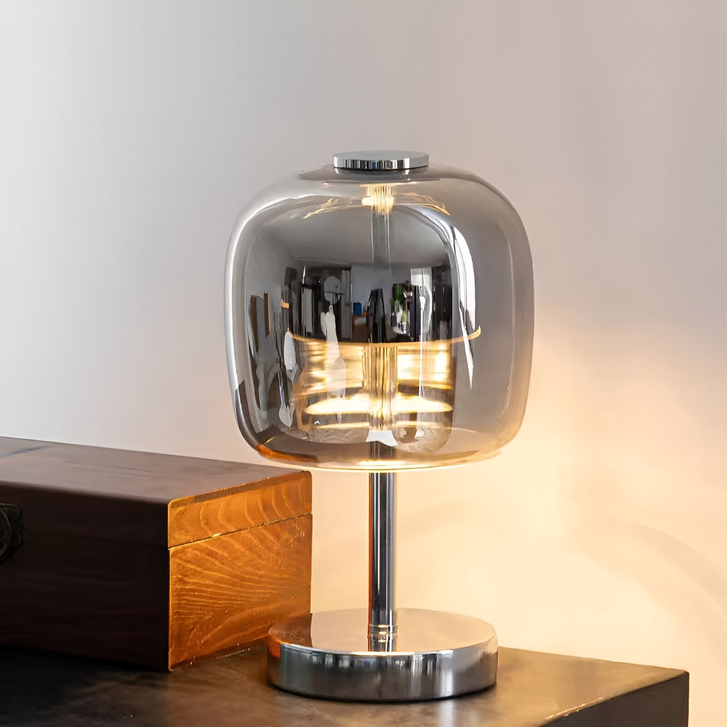 Gleam Lampada | Vetro grigio fumo & dimmerabile | Luce LED alimentata via USB con stile