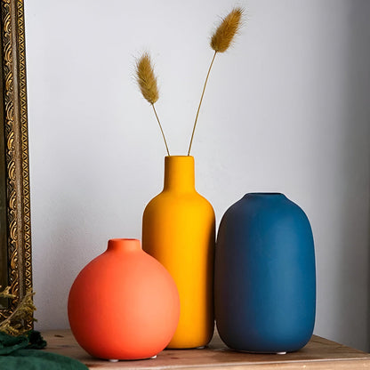Astraelle – Scandinavian Ceramic Vase in Minimalist Style