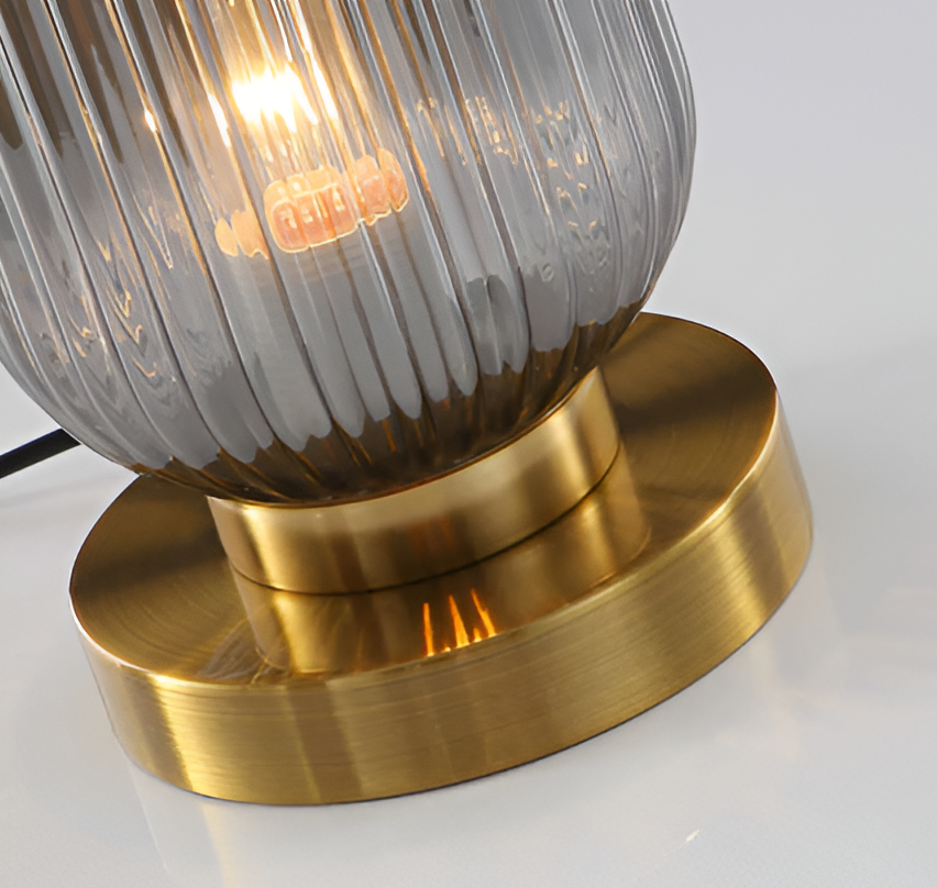 Oriantha | Lampada da tavolo scandinava con vetro rigato