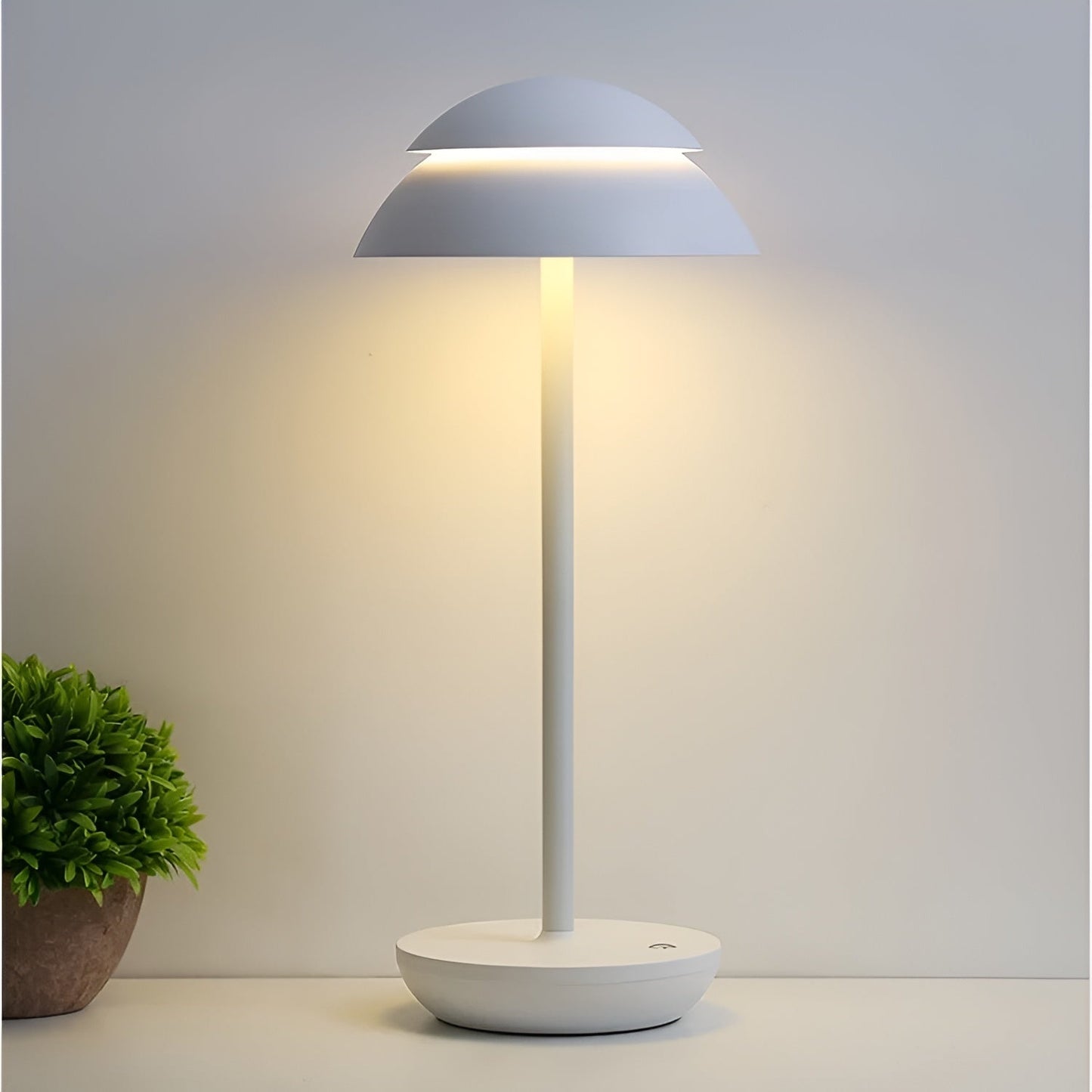 UmbraGlow Slim | lampada da tavolo LED senza fili con paralume dal design minimalista