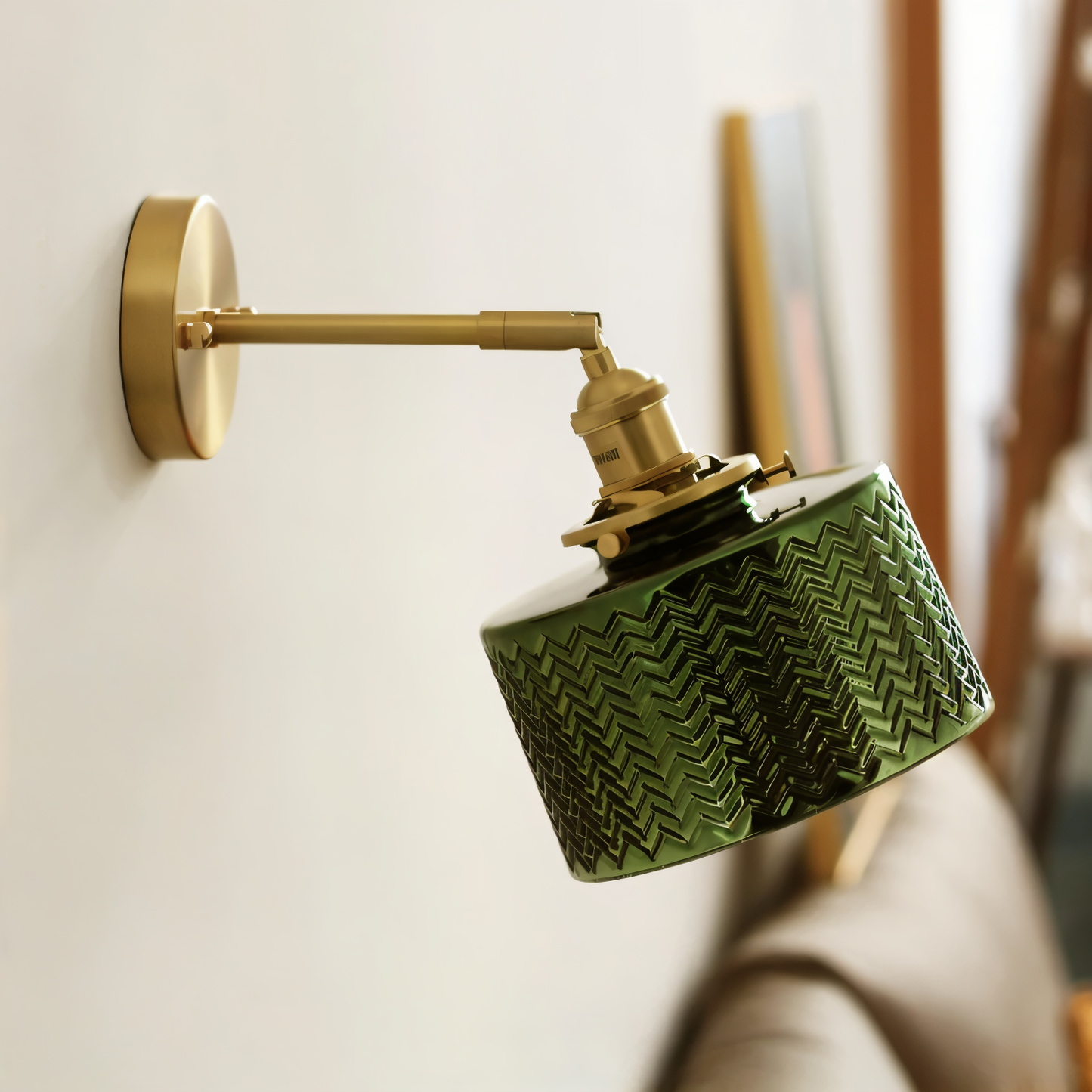 Olyviae | Applique LED regolabile in vetro rigato dal design scandinavo