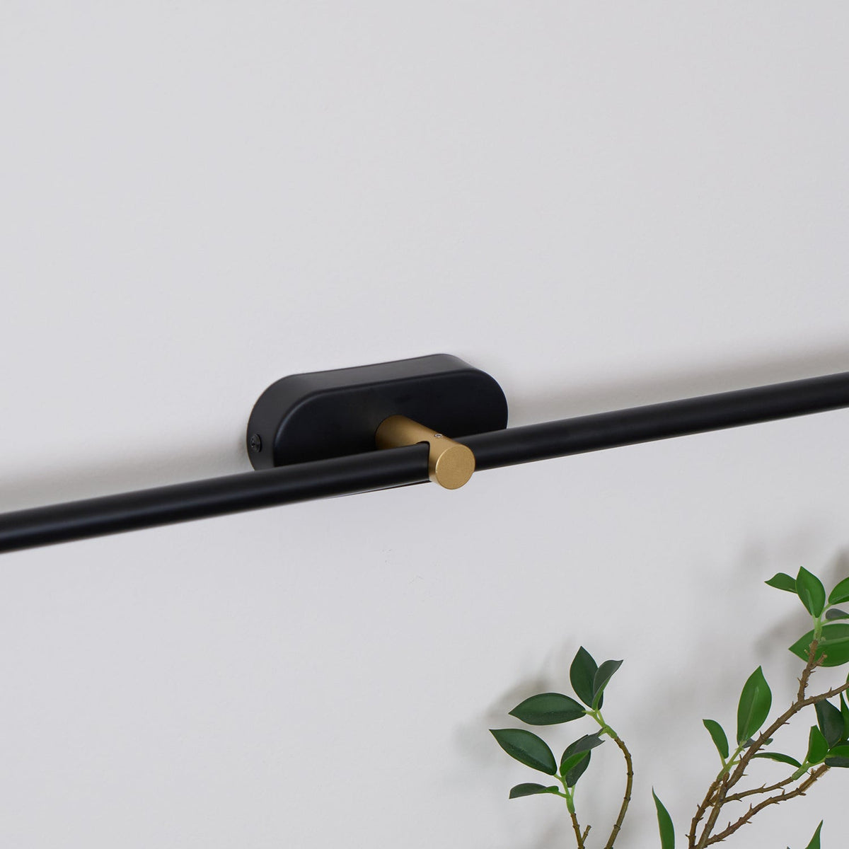 Stravlo | Lineare LED Wandleuchte innen, 68, 98 oder 128 cm, auch fürs Bad
