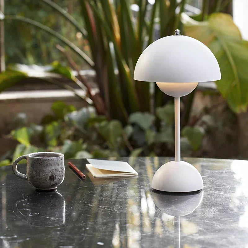 Retrova | Kabellose LED Tischlampe im Retro-Design mit Akku, Touch-dimmbar