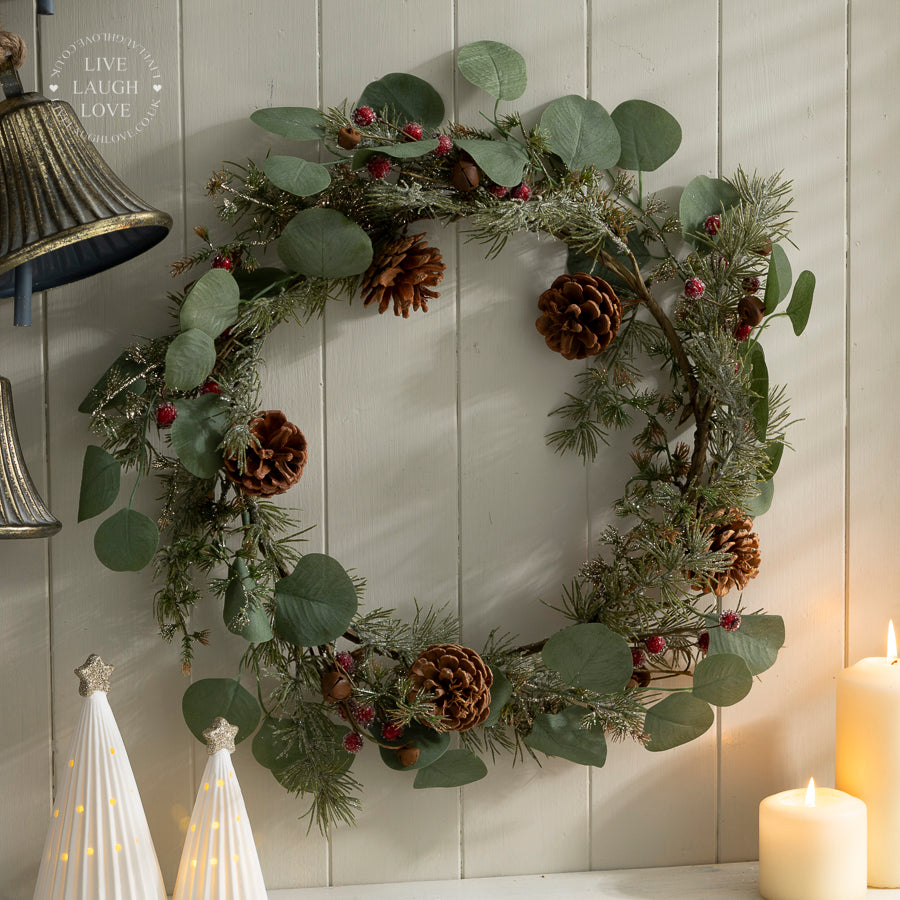 Reifora | Weihnachtsdeko Türkranz mit Tannenzapfen, Beeren und Eukalyptus