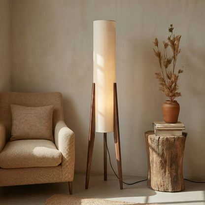 Lunara Japandi-Stehlampe aus Walnussholz mit LED-Licht