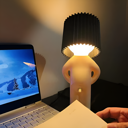 LumoPal Shy | Lampada da tavolo LED a forma di figura – dimmerabile e decorativa