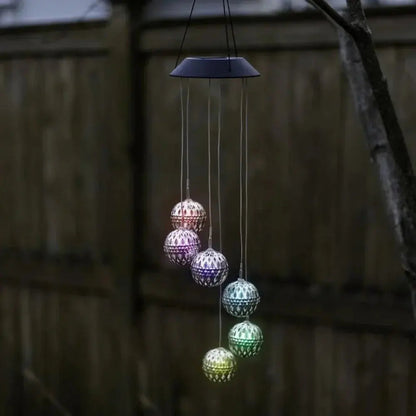 Lunara | Solar-Windspiel aus Metall mit Farbwechsel-LED für den Garten 3