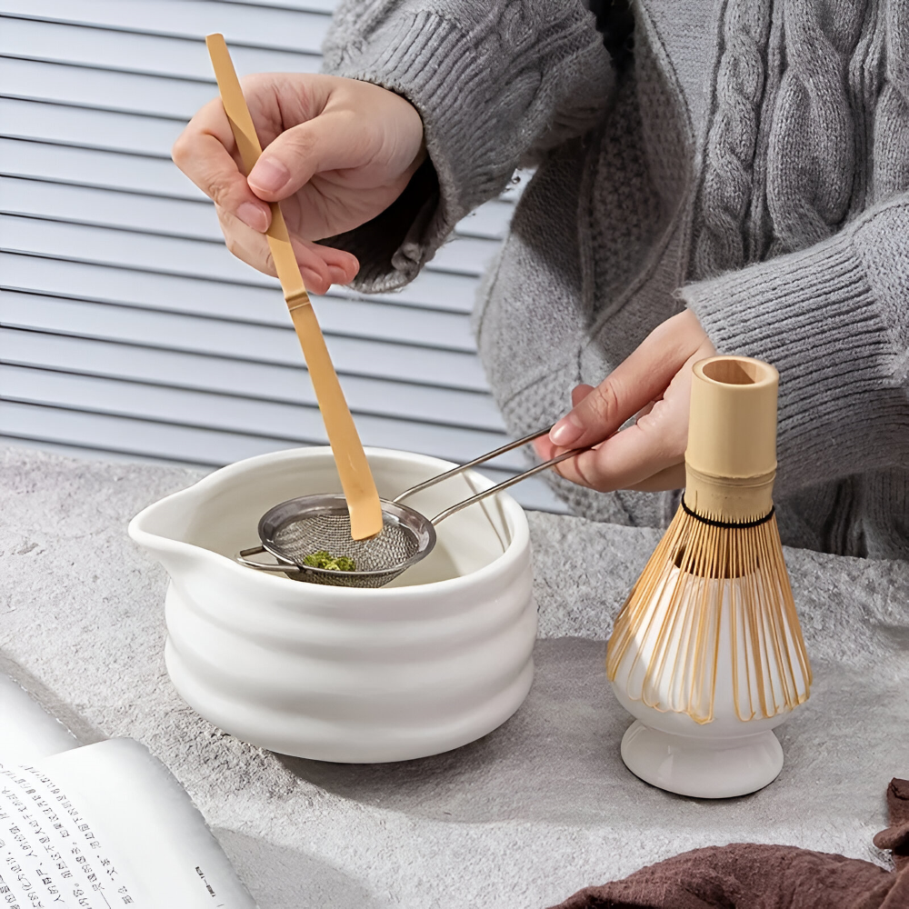 Set Matcha 5 pezzi | Ciotola in ceramica bianca 460 ml | Con frusta in bambù | Design giapponese