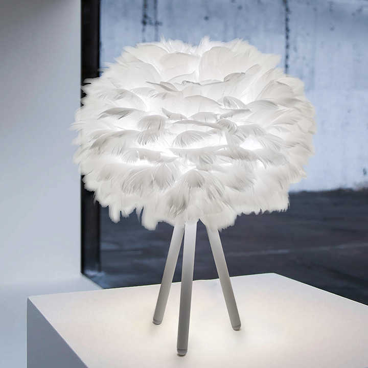 Plumora Lux | Lampada da tavolo dimmerabile con piume pregiate dal design moderno