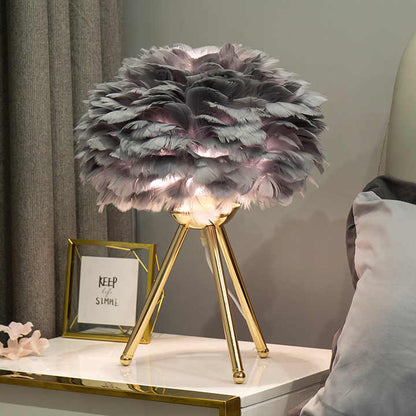 Plumora Lux | Lampada da tavolo dimmerabile con piume pregiate dal design moderno