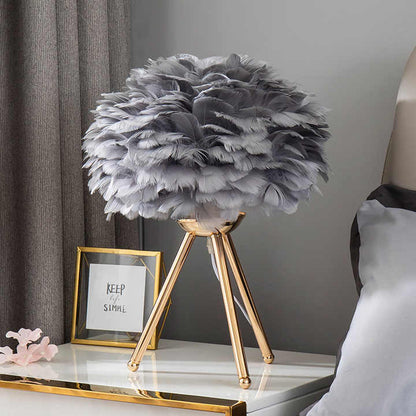 Plumora Lux | Lampada da tavolo dimmerabile con piume pregiate dal design moderno