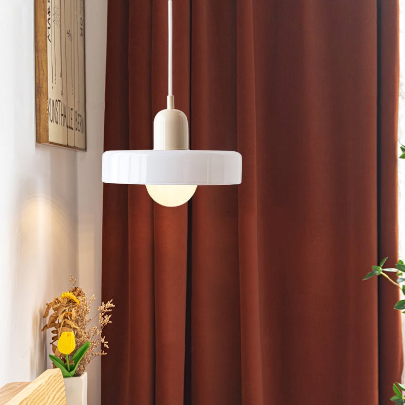 Lunari Halo | Lampada a sospensione in vetro colorato in stile Bauhaus