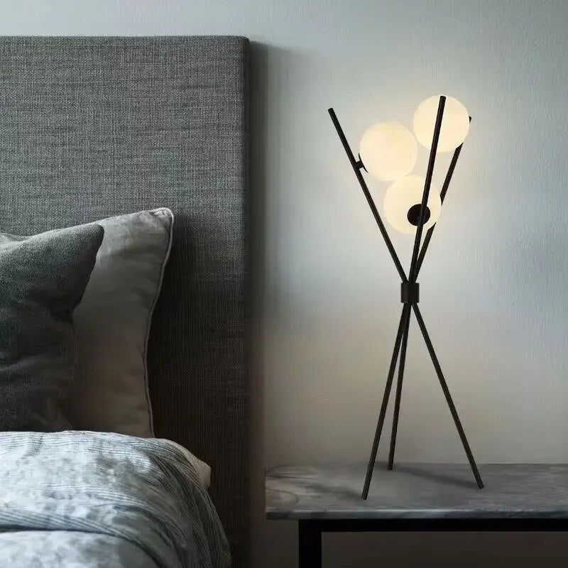 Lunaris | Lampada da tavolo e da terra LED dal design a luna
