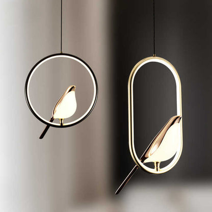 Aviora | Suspension avec oiseau doré et éclairage LED