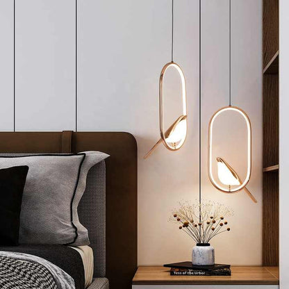 Aviora | Suspension avec oiseau doré et éclairage LED