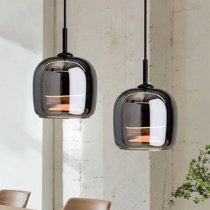 Svarna | Suspension scandinave en verre teinté