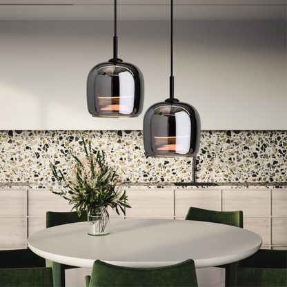 Svarna | Suspension scandinave en verre teinté