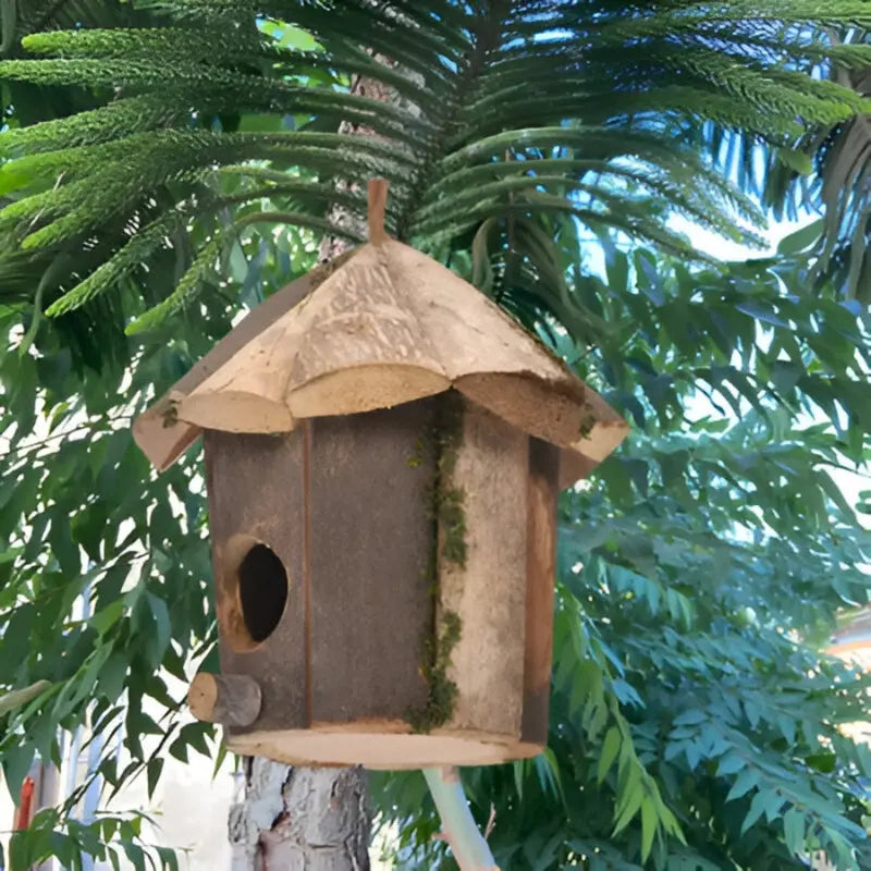 Natura | Hüttenförmiges Vogelhaus aus Holz 0