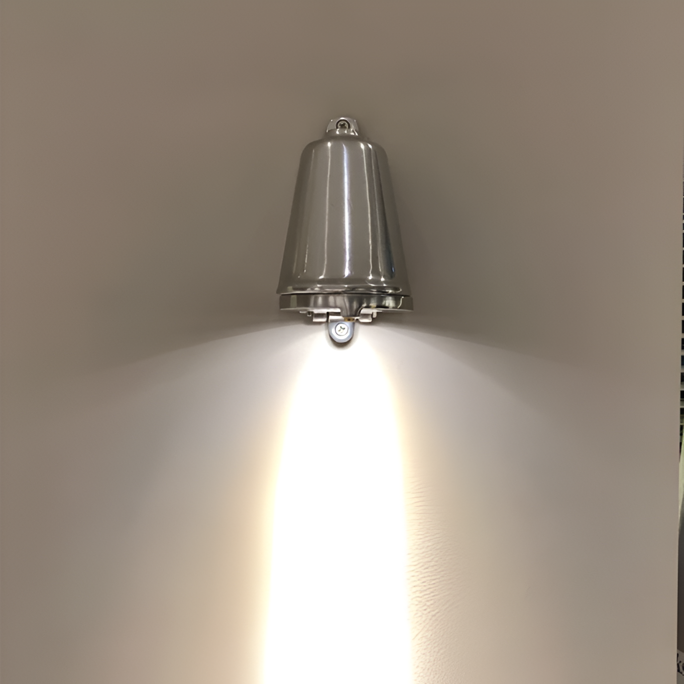 Minimalist LED outdoor wall lamp made of aluminum – weatherproof