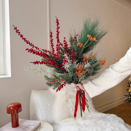 Beravia | Künstlicher Winterstrauß mit Beeren und Tannengrün für die Vase