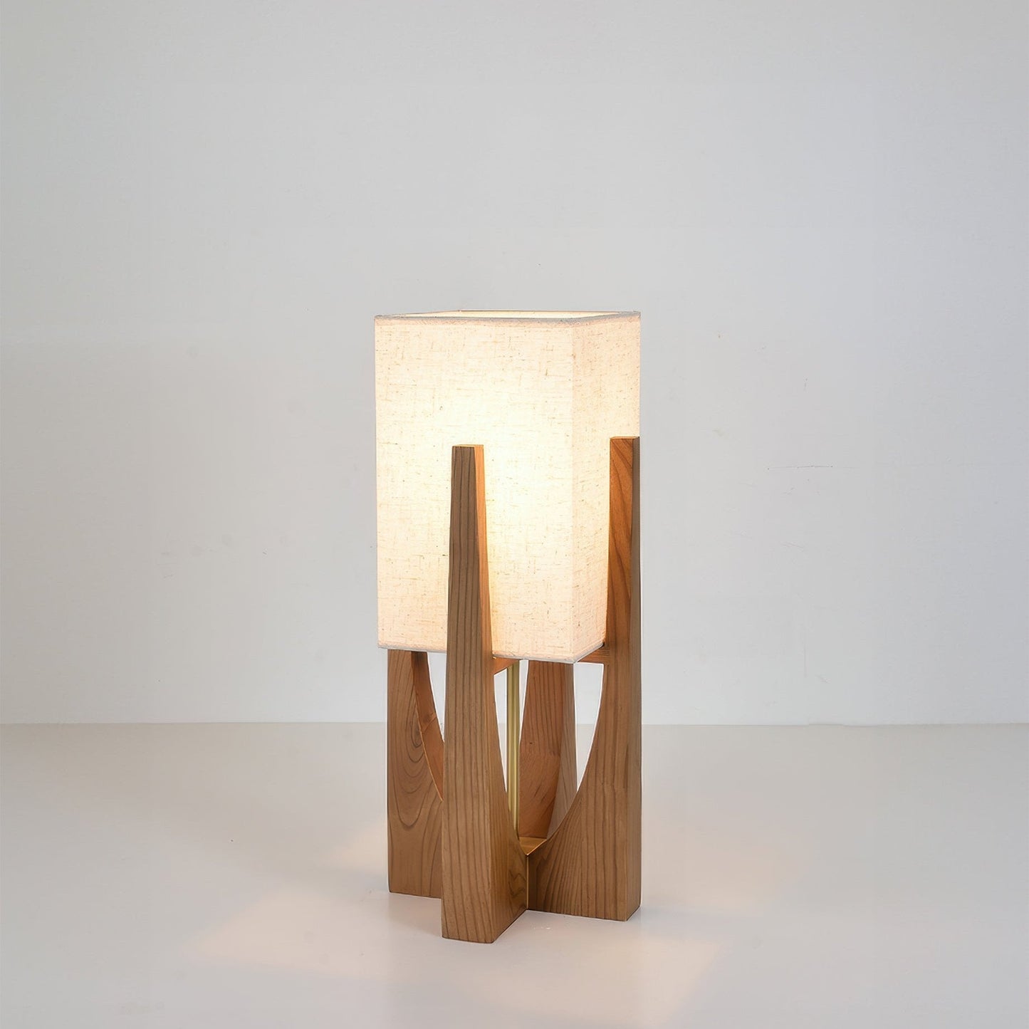 Wabi Sabi Stehlampe | Japanisches Design | Handgefertigt aus Stoff & Holz