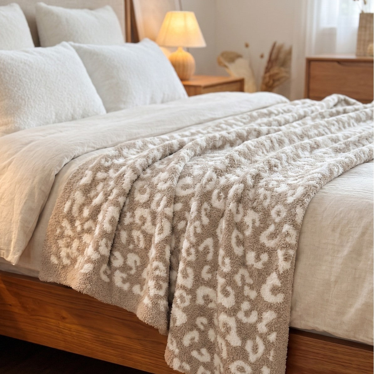 Flauschio | Flauschige Plüsch Kuscheldecke mit Muster, maschinenwaschbar
