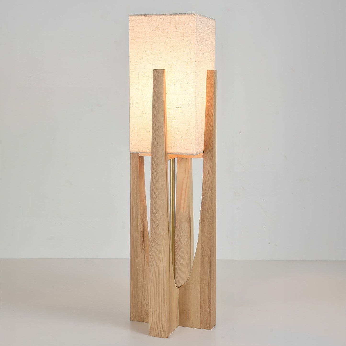 Wabi Sabi Stehlampe | Japanisches Design | Handgefertigt aus Stoff & Holz