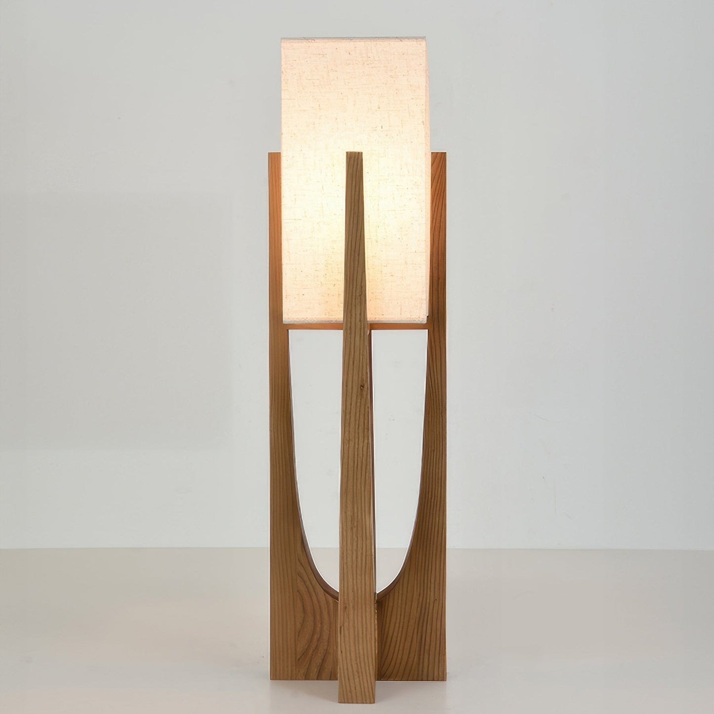 Wabi Sabi Stehlampe | Japanisches Design | Handgefertigt aus Stoff & Holz