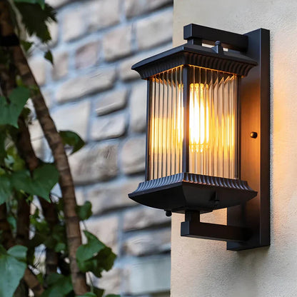 Applique da esterno Pavo – luce calda in elegante stile lanterna