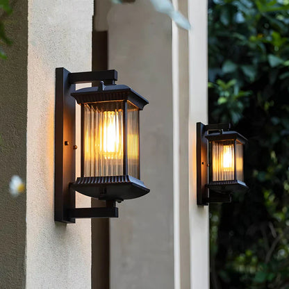 Applique da esterno Pavo – luce calda in elegante stile lanterna