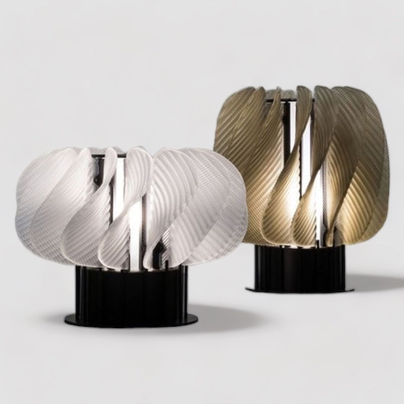 Lampada da tavolo LED moderna ed elegante dal design minimalista in alluminio
