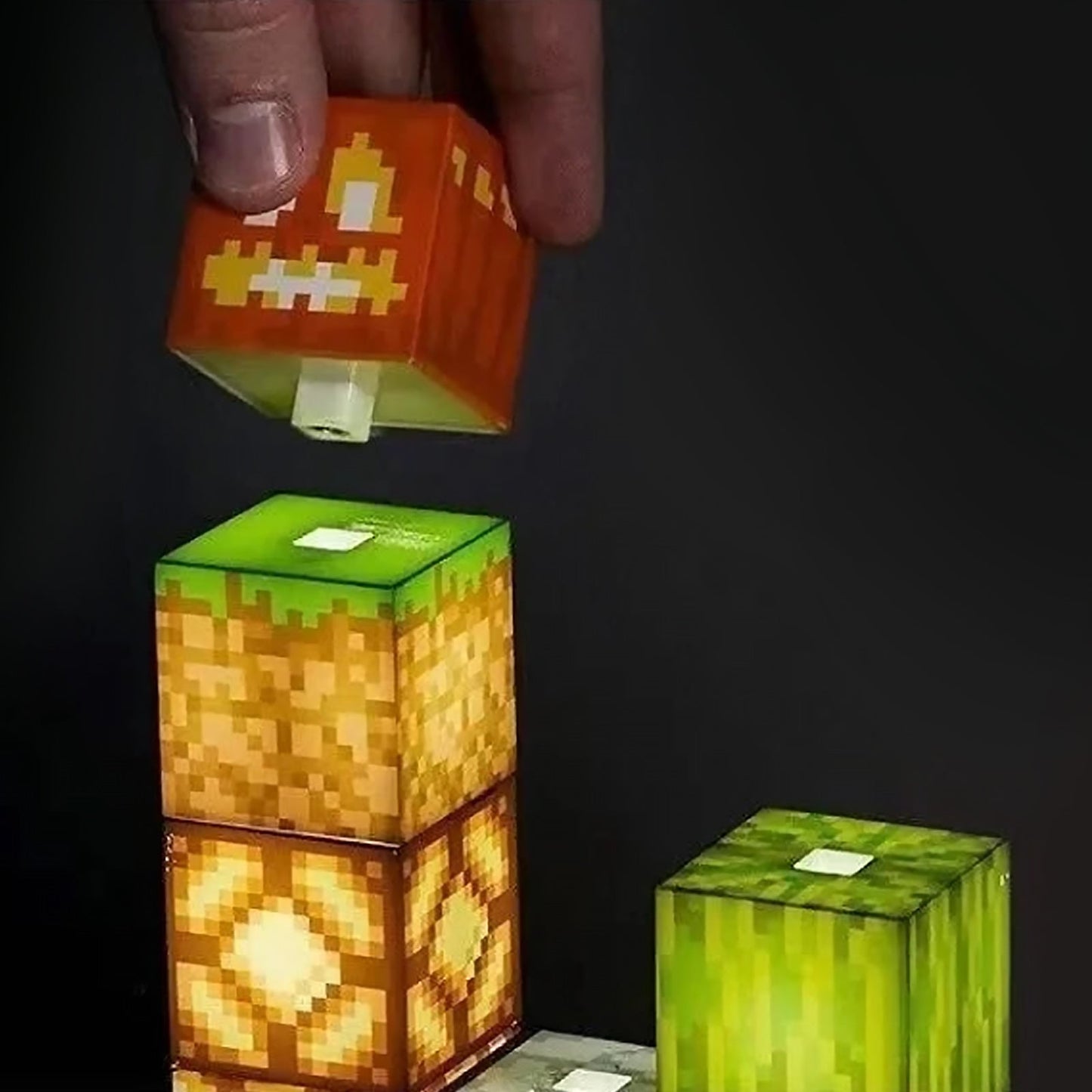 Brikkor Glow | Lampada da tavolo LED in design pixel art