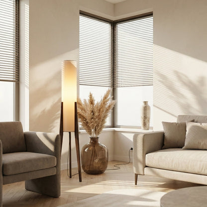 Lunara Japandi-Stehlampe aus Walnussholz mit LED-Licht