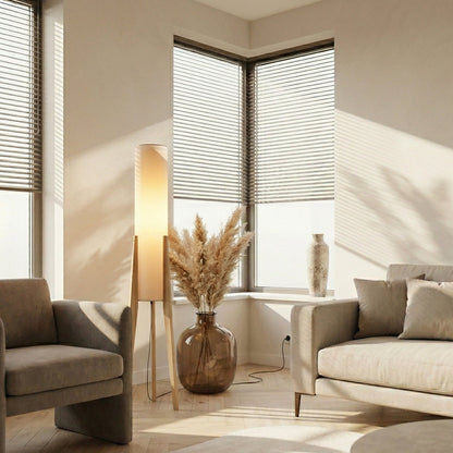 Lunara Japandi-Stehlampe aus Walnussholz mit LED-Licht