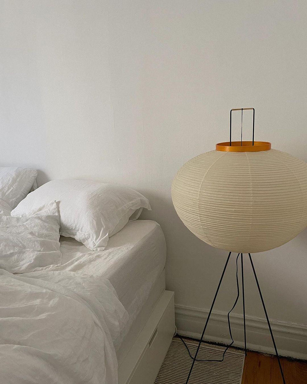 Lunora Haze | Lampadaire sculptural en papier de riz au style Japandi