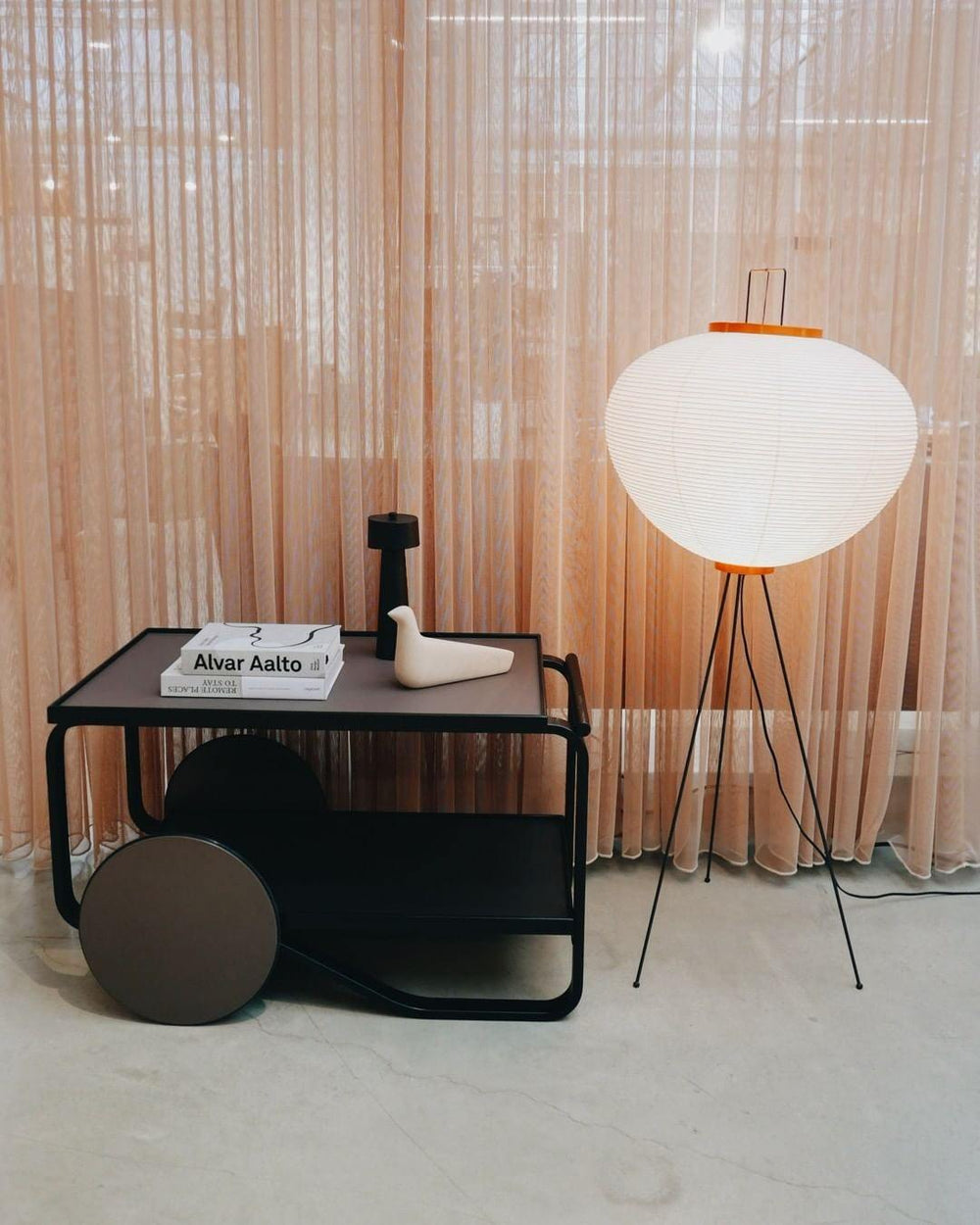 Lunora Haze | Lampadaire sculptural en papier de riz au style Japandi