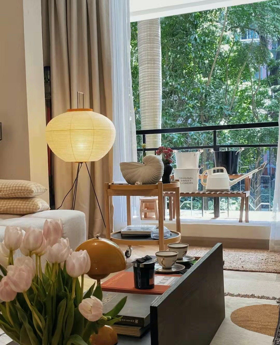 Lunora Haze | Lampadaire sculptural en papier de riz au style Japandi