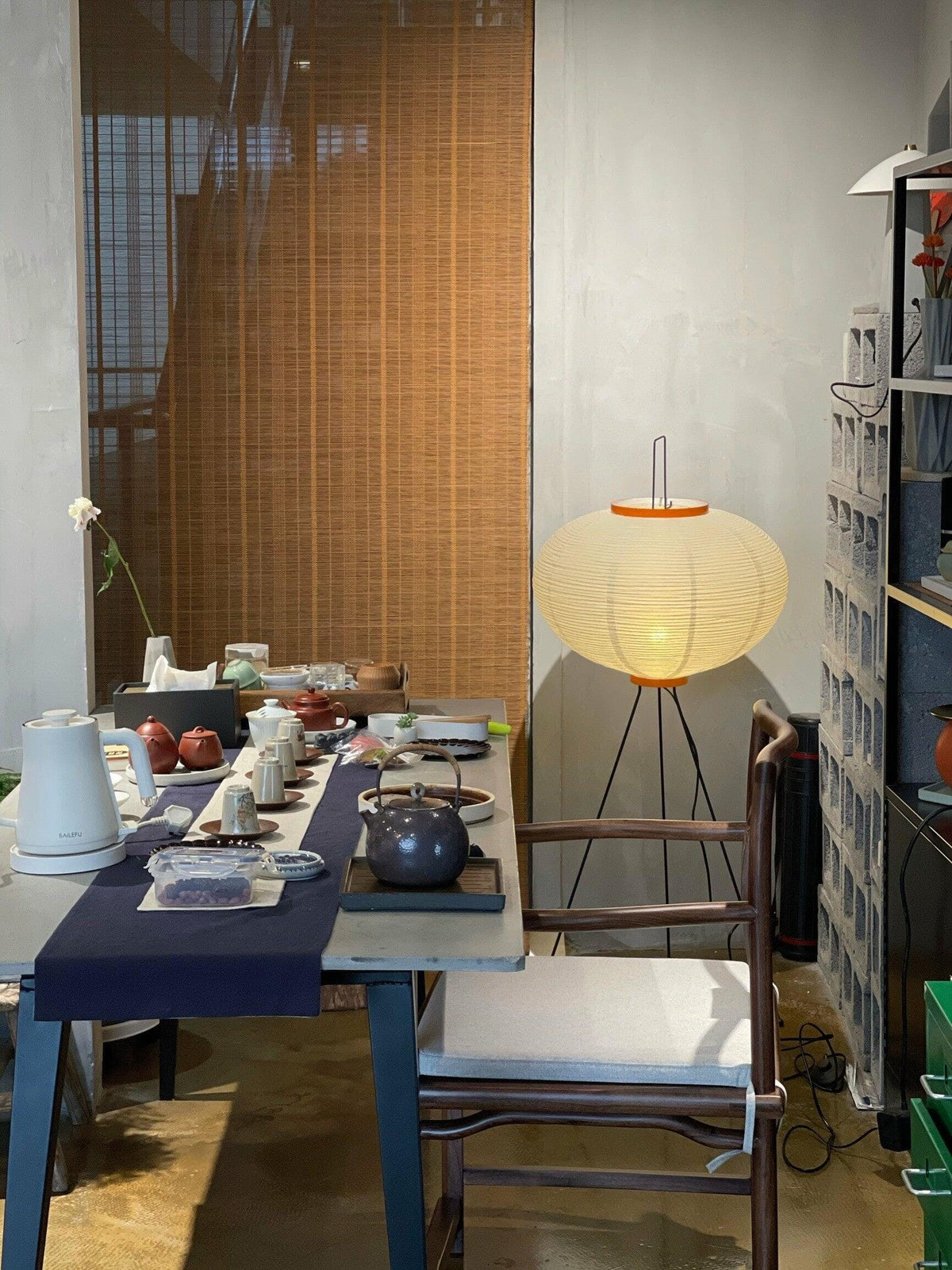 Lunora Haze | Lampadaire sculptural en papier de riz au style Japandi
