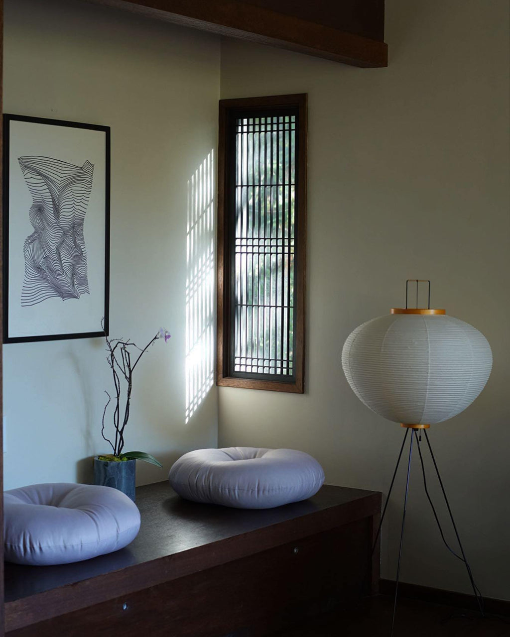 Lunora Haze | Lampadaire sculptural en papier de riz au style Japandi