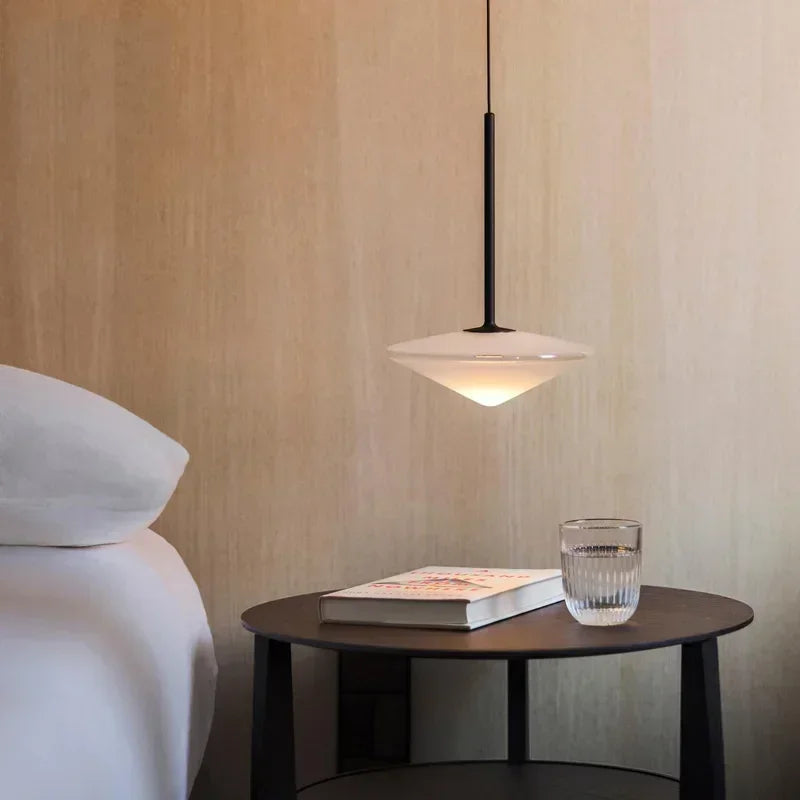 NordicGlow | duński żyrandol szklany | kolorowy urok szklanych lamp w skandynawskim designie