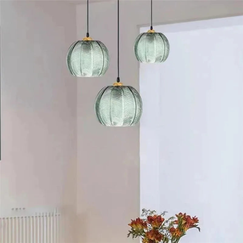 Noctylla | Glass pendant lamp with Scandinavian leaf pattern in green