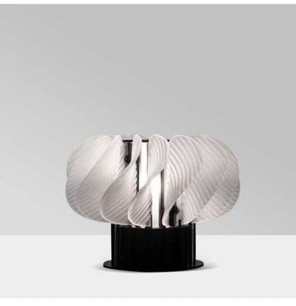 Lampada da tavolo LED moderna ed elegante dal design minimalista in alluminio