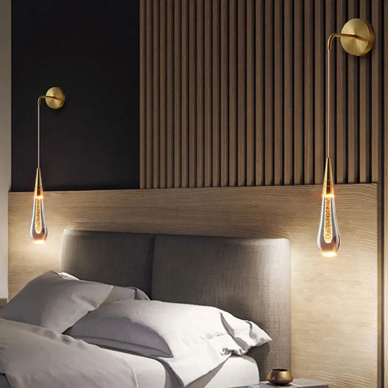 LustraClair | Applique murale en cristal avec lumière LED blanc chaud et design suspendu