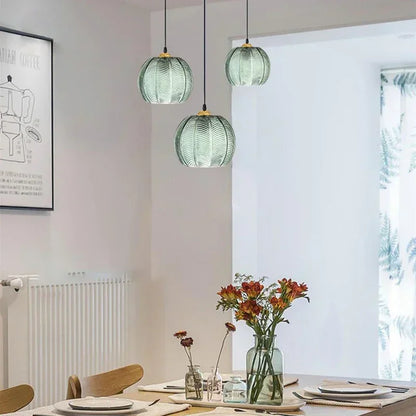 Noctylla | Glass pendant lamp with Scandinavian leaf pattern in green
