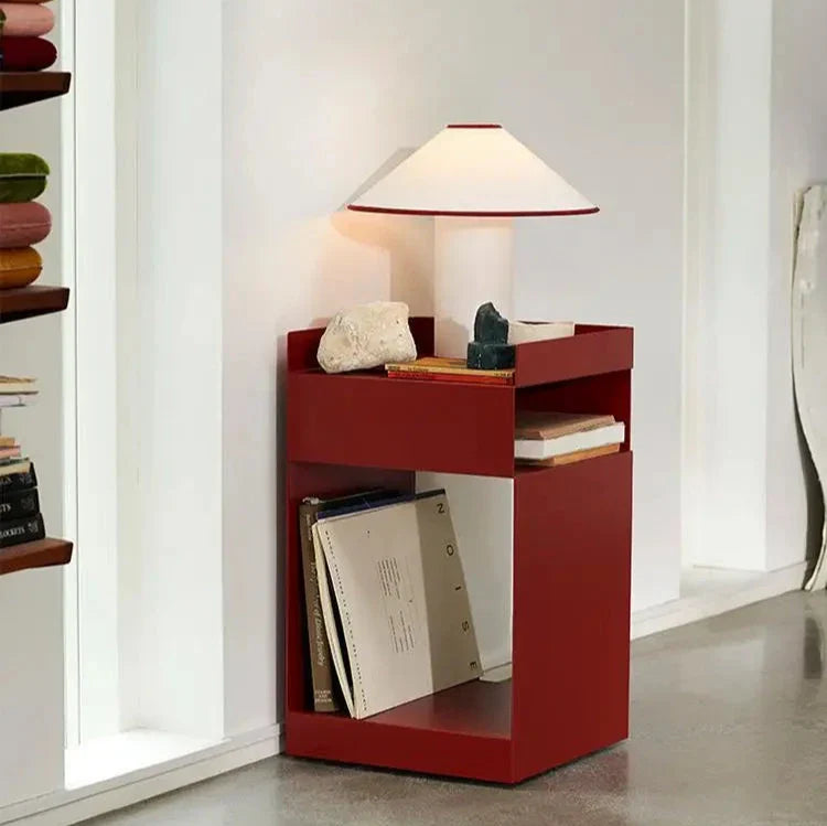 Arket Fold | table d'appoint en métal au design origami danois