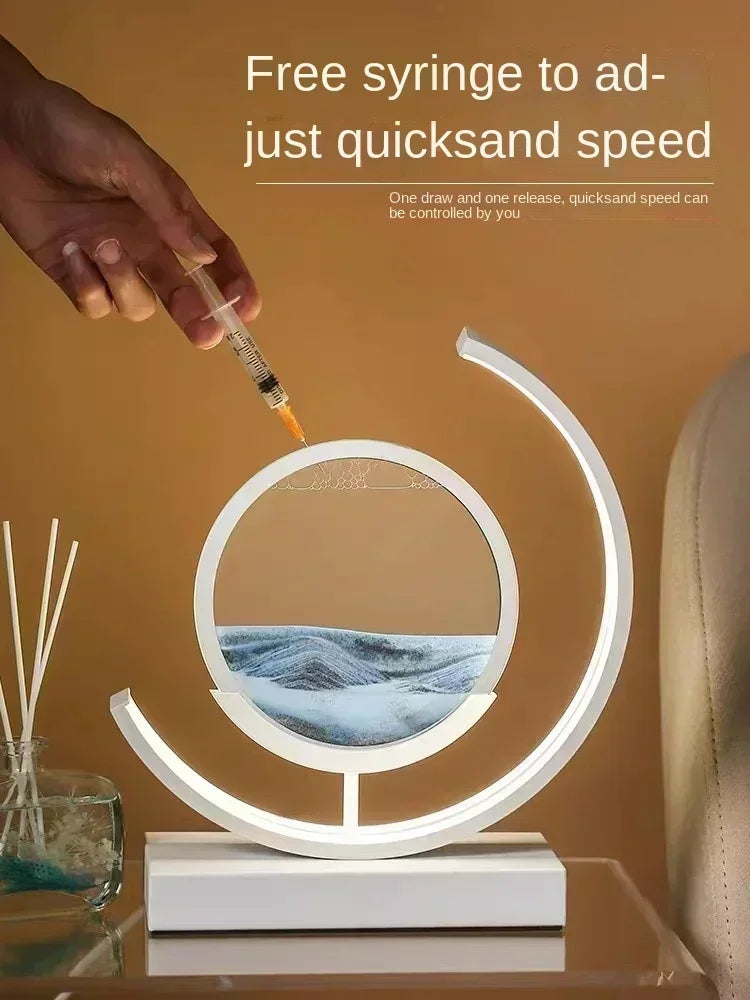 Soluna Drift | Lampada da tavolo LED con immagine di sabbia in movimento ed effetto clessidra 3D