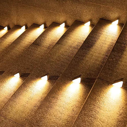 Luci solari per scale esterne – presa sicura e luce calda su ogni gradino