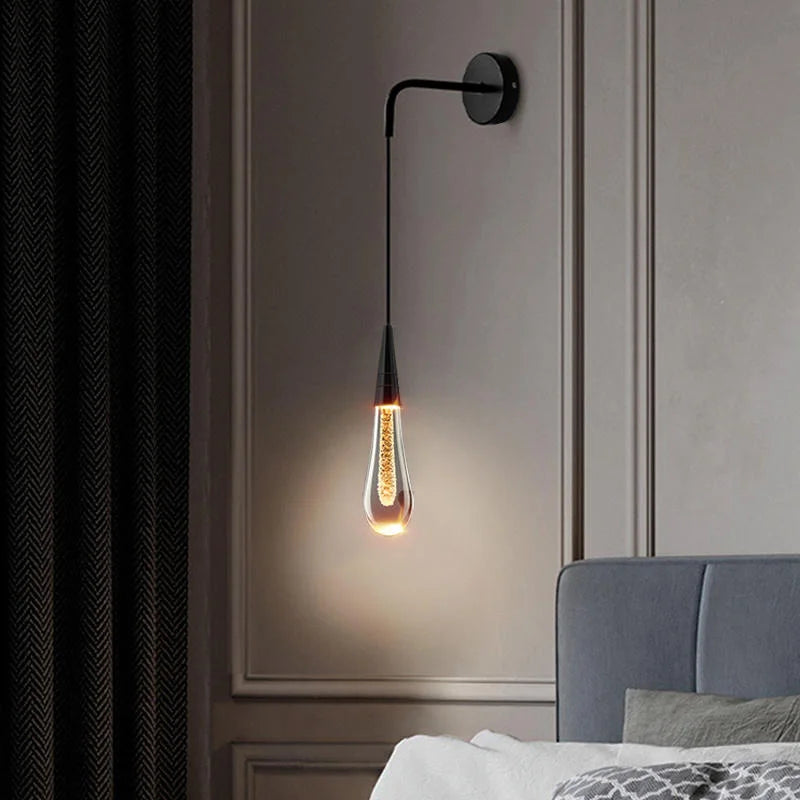 LustraClair | Applique murale en cristal avec lumière LED blanc chaud et design suspendu