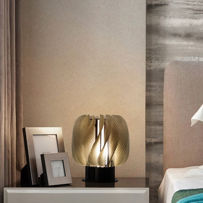 Lampada da tavolo LED moderna ed elegante dal design minimalista in alluminio