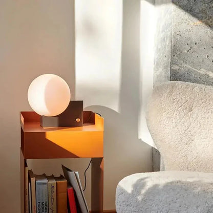 Arket Fold | table d'appoint en métal au design origami danois